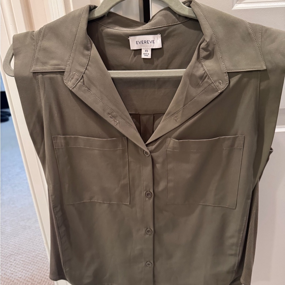 Evereve Olive Button Down Sleeveless Shirt